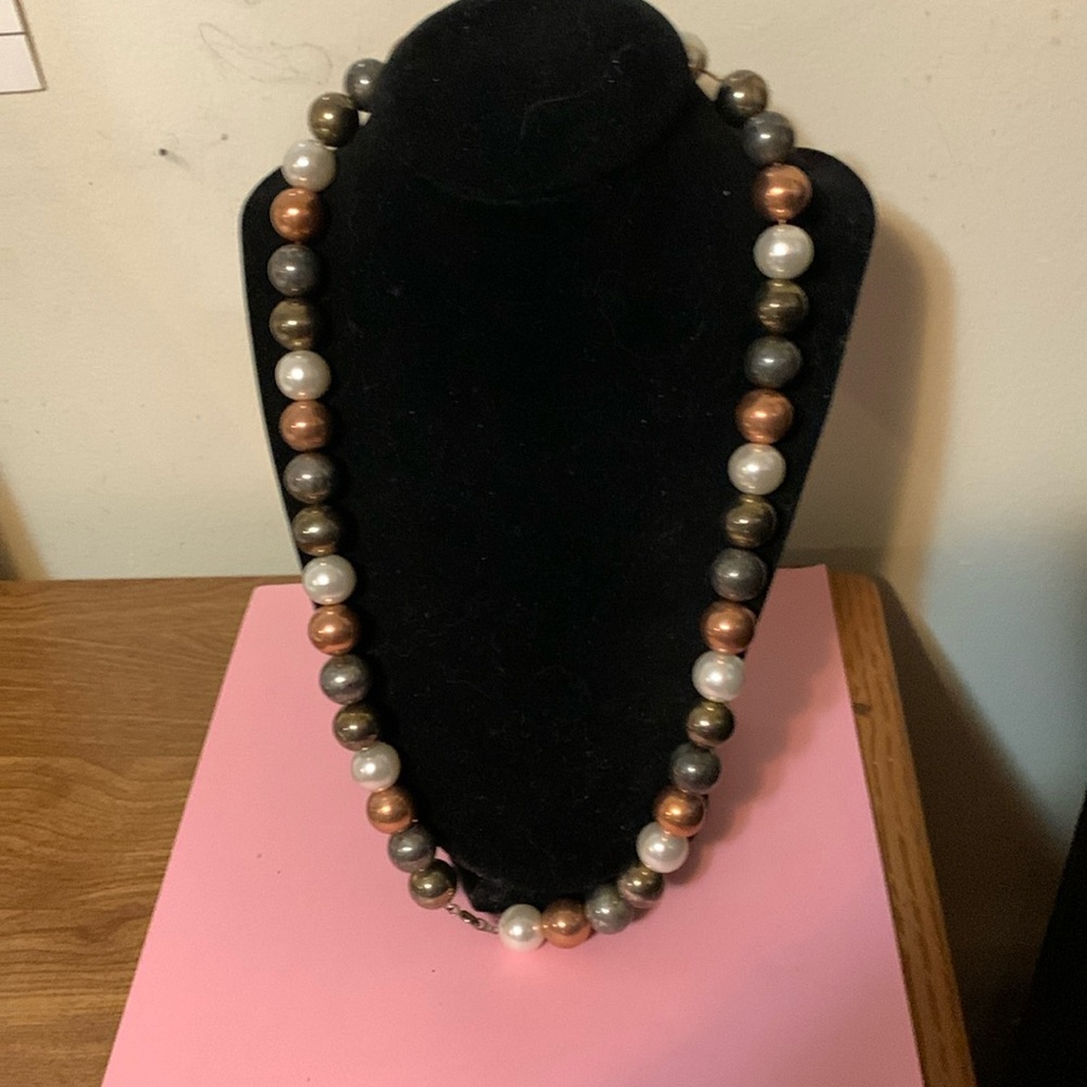 Beautiful necklace 22”